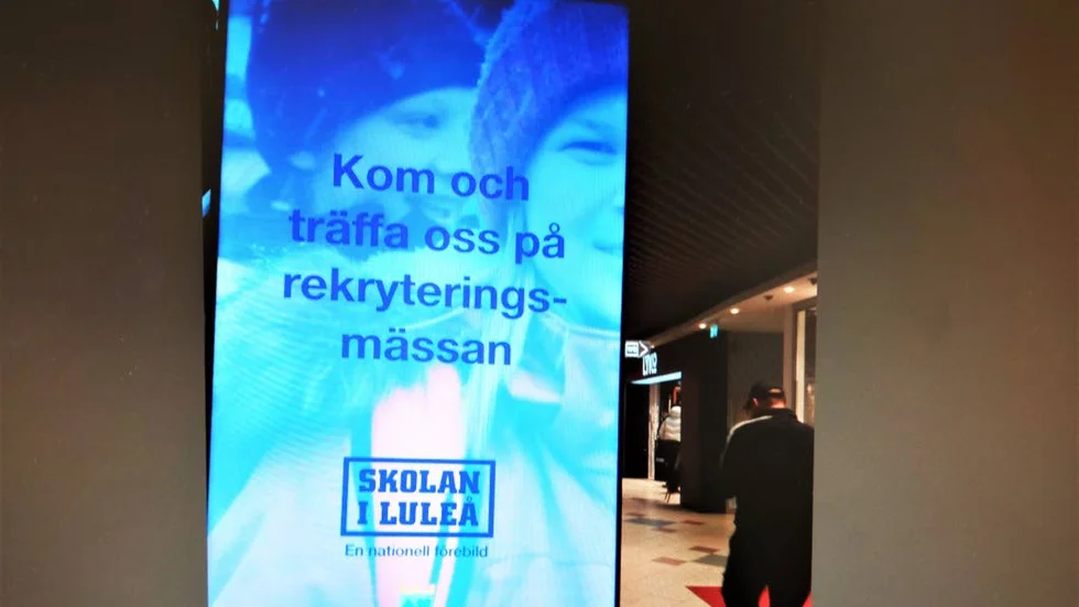 Smygreklam? Skolan i Luleå  har inte har skäl att kalla sig en nationell förebild, enligt Maria Arnqvist.
