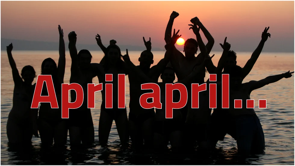 Nyheten om att skolledningen bestämt att lotta ut föräldraresor var ett aprilskämt. (Arkivbild)