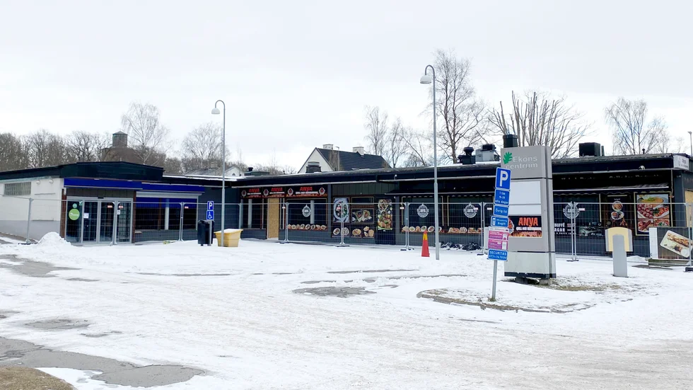 Den brandskadade byggnaden på Ekön kommer rivas enligt besked från fastighetsägaren. 