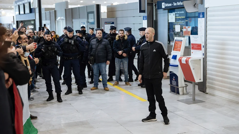 Dan fransk-palestinske advokaten och aktivisten Salah Hamouri landade på flygplatsen Charles de Gaulle på söndagen.