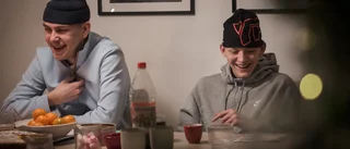 Theo, 16, räddade livet på kompisen Alvin, 15