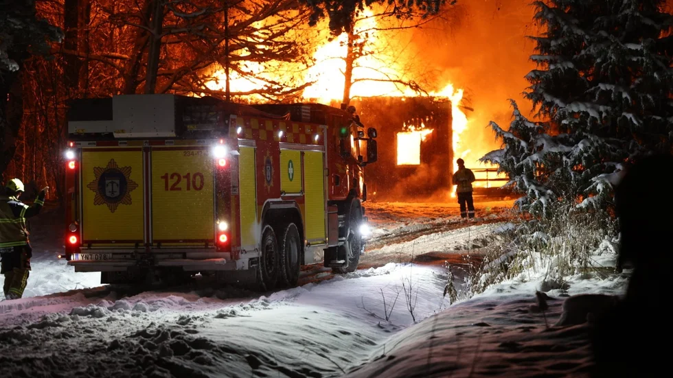 Det brinner på en kursgård i Rimbo.