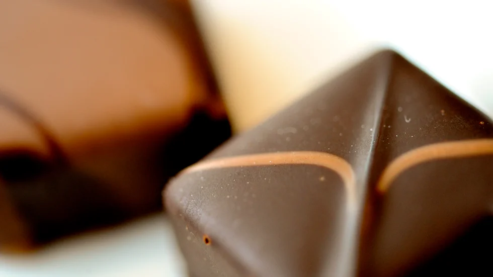 Åre chokladfabrik återkallar knäcktryffel med mandel på grund av ett tryckfel. Arkivbild