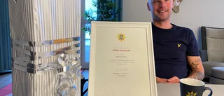 Budet Kim släckte branden – tog sig in i bostad där larmet tjöt · Får utmärkelse av brandförsvaret