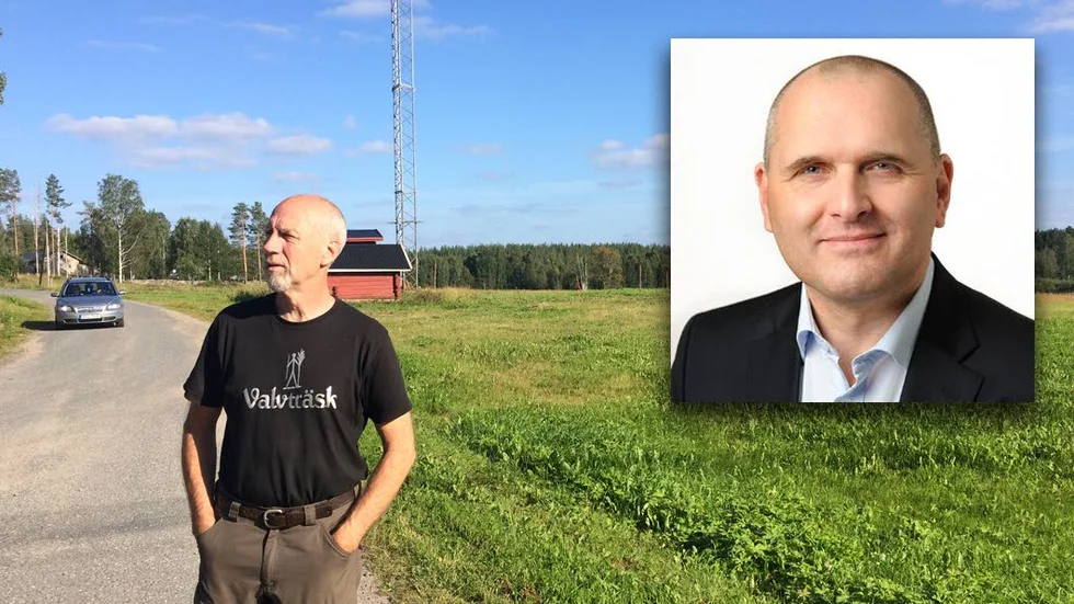 LÖSNING EJ NÄRA. Jonny Hallman har väntat hela sommaren på att få tillbaka sin internetuppkoppling som går via masten på bilden. Telia lagt mycket tid på att utreda internetstrulet i Valvträsk i sommaren, men inte lyckats hitta felet, menar Hans G Larsson, informationsansvarig vid Telia.