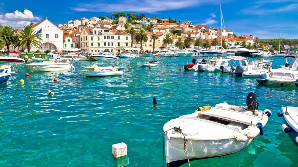 Båtar utanför Hvar, en populär ö utanför Split i Kroatien.
