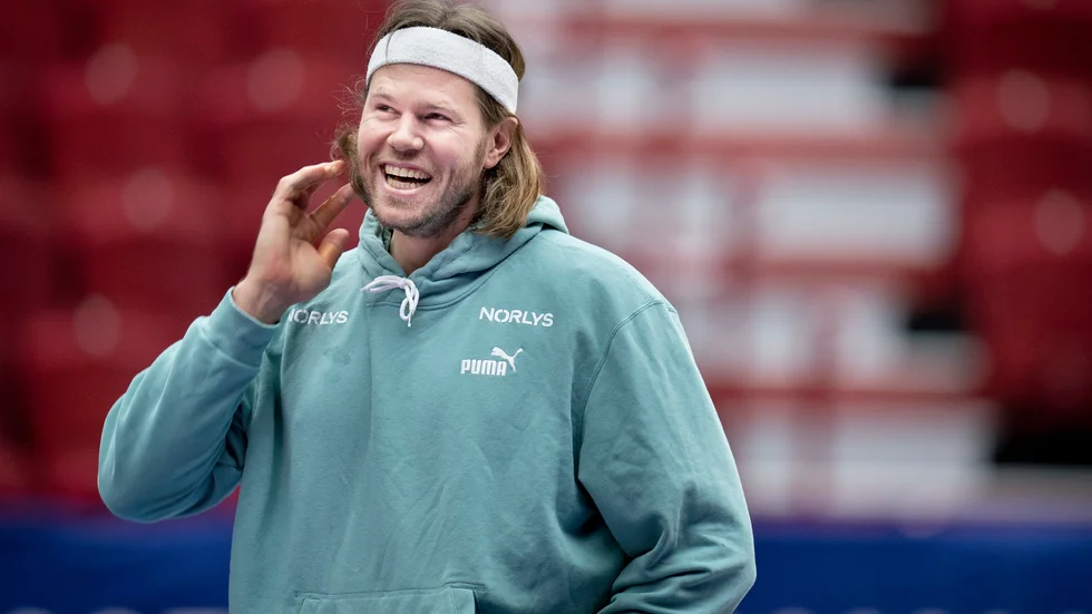 Storstjärnan Mikkel Hansen och hans Danmark jagar ett historiskt tredje raka VM-guld i handboll. Under gruppspelet i Malmö arena väntas ett massivt "hemmastöd" – över 10|000 danskar har löst biljett till fredagens premiär mot Belgien.