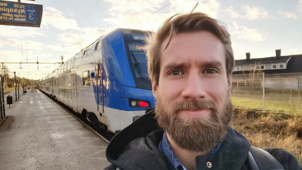"Även resorna tillbaka mot Nyköping går enbart en gång i timmen", säger Jakob Söderlund som även påpekar att bussar är svårare att jobba på vid pendling. 