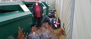 Mängder av sopsäckar dumpade bakom sopcontainrar: "Det är ett rent svineri"
