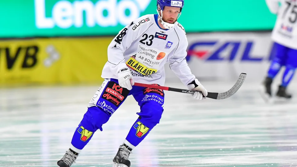 Villa Lidköpings Johan Löfstedt har tagit paus från bandyn på grund av prestationsångest. Arkivbild.