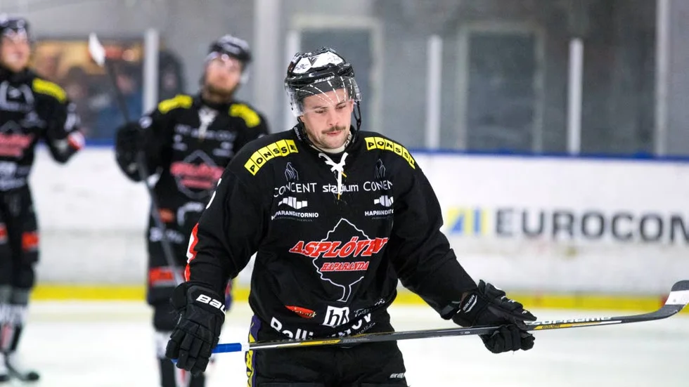 Snuvade igen. Jesper Dahlroth och hans Asplöven tappade poäng än en gång.