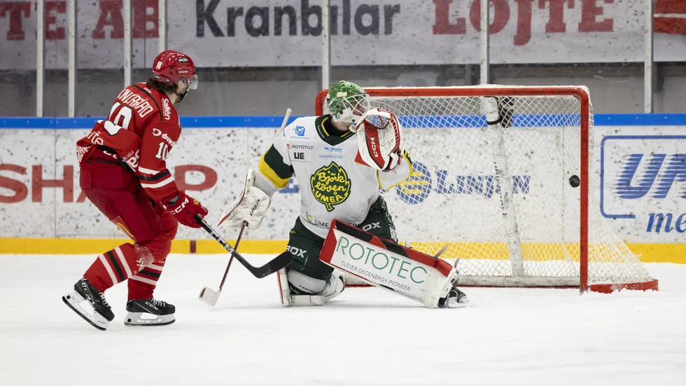 Oliver Kandergård avgör till slut straffläggningen mellan Almtuna och Björklöven.