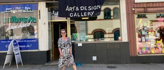 Donia öppnar konstgalleri i stan – tog chansen