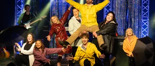 Kurirens recensenter sågade nummer i revyn – gick till SM