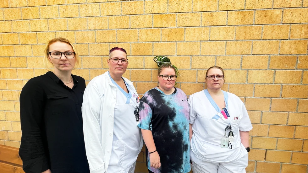 Vill ha ett nytt överfallslarm till psykiatrin på Sunderby sjukhus. Kommunal och Vårdförbundet gick i våras i hop och påtalade bristerna i larmet till Region Norrbotten. Camilla Westerlund, teamledare på psykatrin samt arbetsplatsombud Kommunal, Marina Gahm, psykiatrisjuksköterska samt förtroendevald Vårdförbundet, Lina Jakobsson, skötare och arbetsplatsombud Kommunal samt Ulrica Lineruth, psykatrisjuksköterska och förtroendevald Vårdförbundet.