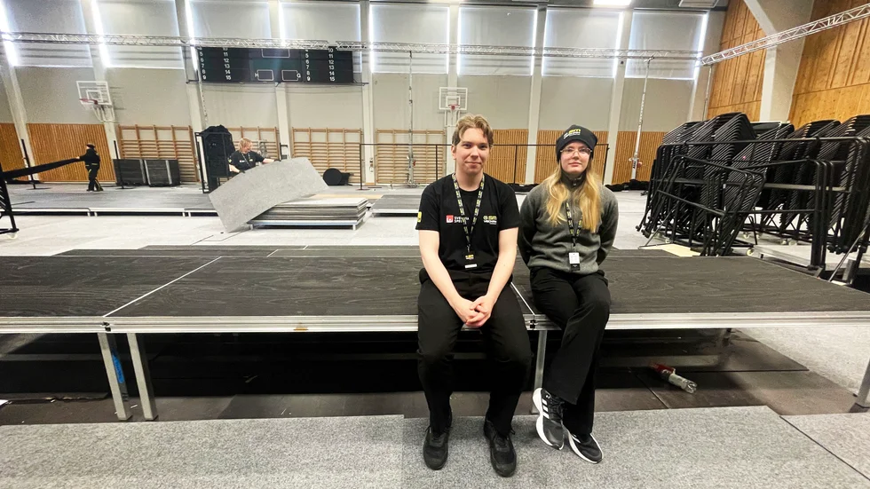 Många elever blir erbjudna jobb direkt efter utbildningen. Jesper Kilponen och Nelly Norlin har gjort delar av sin praktik på SM-veckan. Till våren tar de studenten och har som mål att studera vidare på Luleå tekniska universitet. "Jag vill stanna i branschen, och utvecklas", säger Jesper.