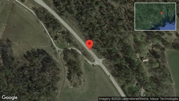 Stopp på väg 219 på grund av olycka med en personbil