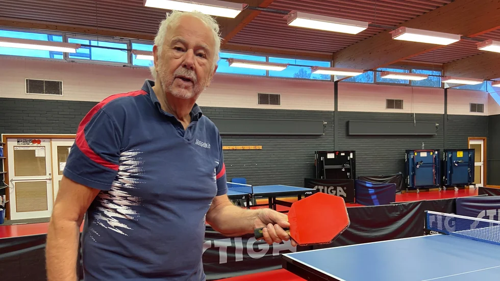 Truls Möregårdh har bland annat gjort sig känd för att spela med ett karaktäristiskt, hexagonalt racket –  och Tomas Henriksson har ett likadant.