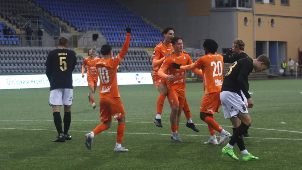 AFC Eskilstuna får chansen att jubla igen på Tunavallen. Klubben släpps in på kommunens anläggningar.