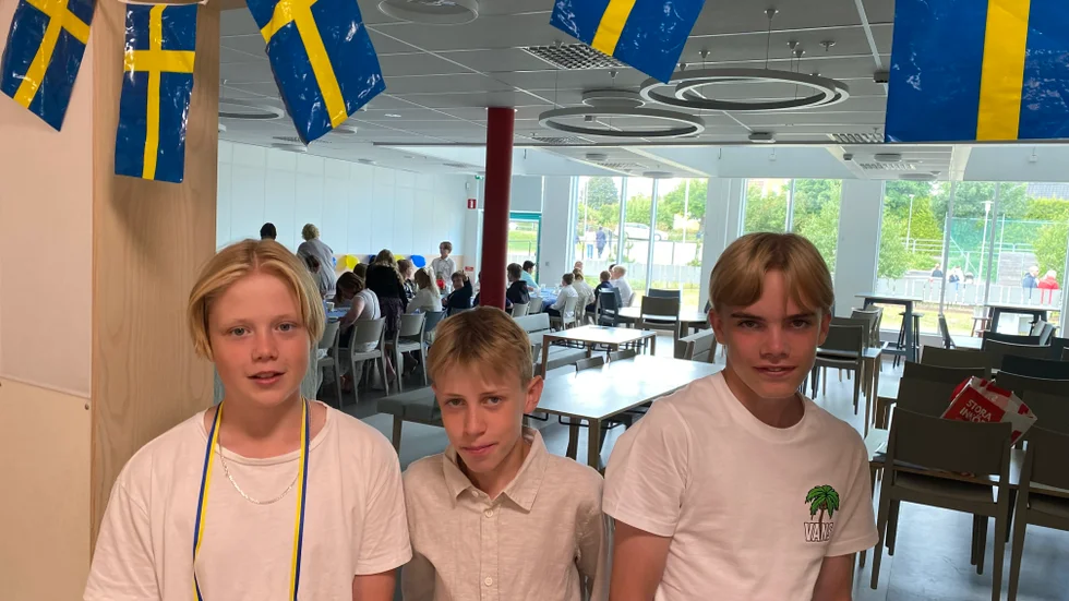 Jonathan Jormalainen, Elias Öberg och Oscar Rydberg slutade årskurs sex i Stigtomta. Alla drömmer om att bli fotbollsproffs. 