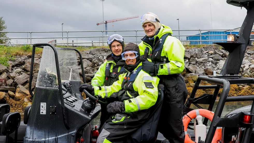 Sveriges statsminister Ulf Kristersson, Finlands president Alexander Stubb och Norges statsminister Jonas Gahr Støre åker ribbåt från hamnen i Bodø till tidvattenströmmen Saltstraumen.