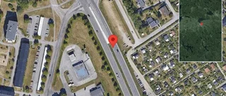 Flera personbilar i trafikolycka på väg 687