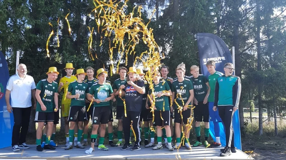 ESK P16 efter triumfen i DM-finalen. 