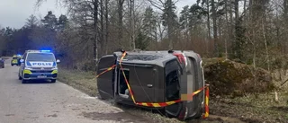 Bil voltade vid olycka i Tinnerö – polisen misstänker rattfylleri