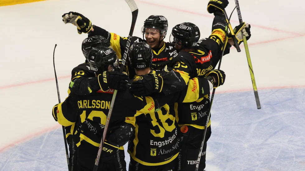 Arbetet med att få ihop ett lag inför nästa säsong pågår för fullt. Vi kan nu berätta om tre VH-spelare som fått kontraktsförslag från Pelle Johansson.