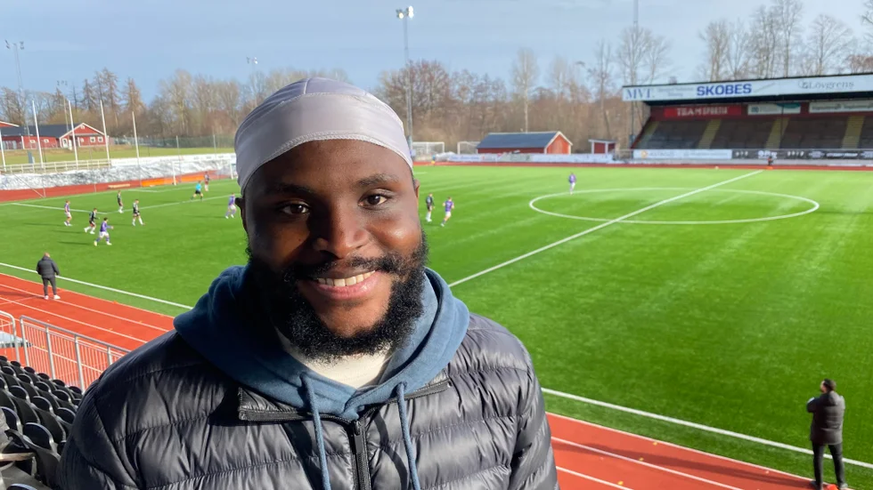 Abdul Aziz, 25 år, är klar för spel i Motala AIF. Norrköpingskille som närmast kommer från Sylvia. "Dags att byta miljö", säger yttermittfältaren.