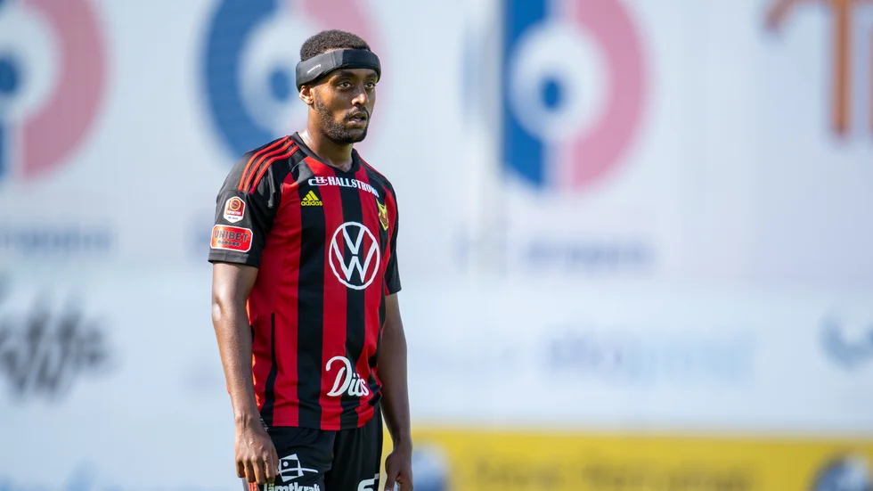 I fjol var Theodore Rask en startspelare för Östersund i superettan. Innan dess samlade han ihop till elva allsvenska framträdanden för IFK Norrköping. "Jag har ett gott och rikt liv och har alltid haft det utanför fotbollen. Det här känns faktiskt som ett naturligt och bra steg för mig", säger Rask som kommer från Motala AIF från början.