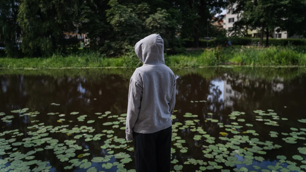 Malin, som egentligen heter något annat, är en av många kvinnor i Norrbotten som har blivit utsatt av en närstående man. I dag lever hon med sina barn med skyddad identitet på hemlig ort. (Bilden är en genrebild).