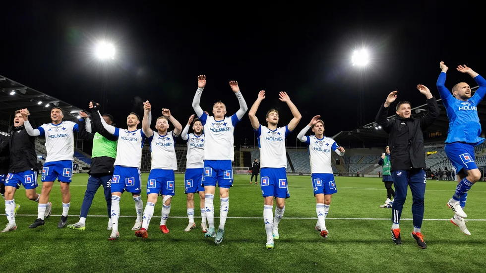 IFK jublar efter en viktig seger mot Utsikten. 