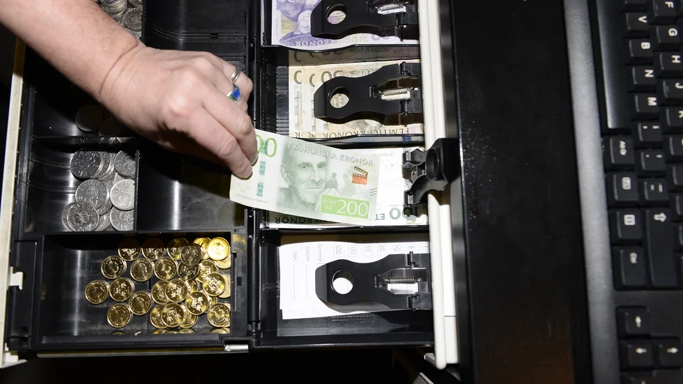 Nalla inte ur kassan! Fiskal frugalitet har tjänat Sverige väl och överskottsmålet bör inte överges i onödan.