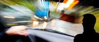Tog bilen till flickvännen på fyllan – nära att krocka