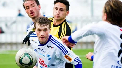 Vladimir Lazarev drog på sig en skada i fotleden under en uppvärmningsövning. FOTO: Simon Eliasson