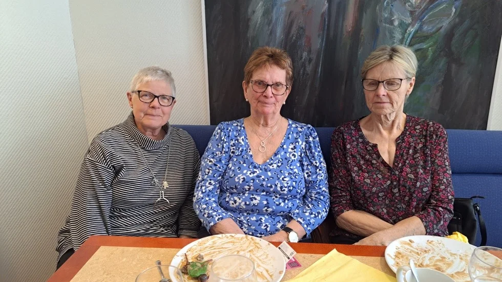 Denna damtrio njöt av PRO Björkskatans påsklunch.