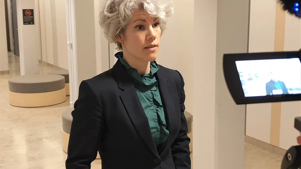 Kammaråklagare Anna Väppling har begärt förlängd åtalstid för mannen som är misstänkt för mordet på en ung kvinna i en lägenhet på Björkskatan.