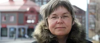 Ryggundersökningen inställd - ändå stöttar hon sjuksköterskorna