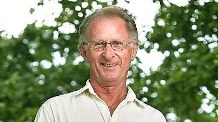Pia-Lennart Widahr, kvinna och man i samma kropp. Men Skatteverket godkänner bara mannen. FOTO: Mia Karlsvärd/2007