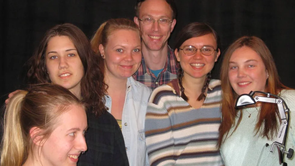 Maria Liljekvist, Emma Ljunggren, Linn Persson Lidholm, Andreas Larsson, Moa Hasselberg och Julia Eriksson utgör årets kammarensemlbe på Liljeholmens folkghögskola. (Fattas på bilden gör Anja Lagerqvist.)