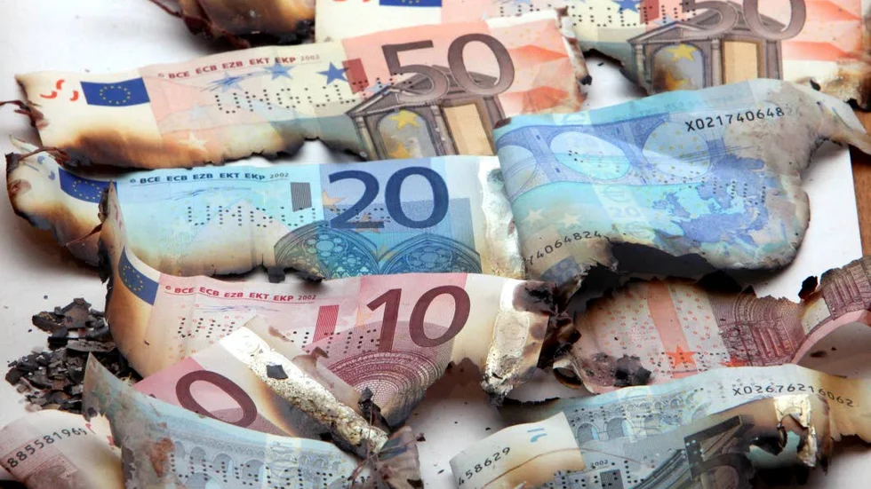 Greklandskrisen. EU fortsätter att bränna euro.