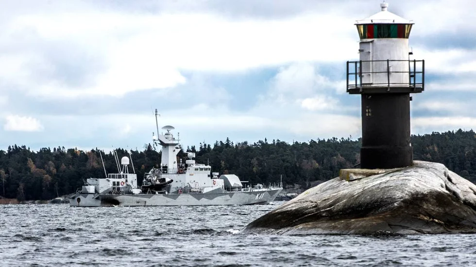 Ubåtsjakt. Korvetten HMS Stockholm söker efter inkräktare i Stockholms skärgård. Sveriges försvar måste snarast stärkas, skriver Lars Strömbäck.
