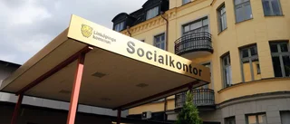 Socialen tvingas ta in konsulter
