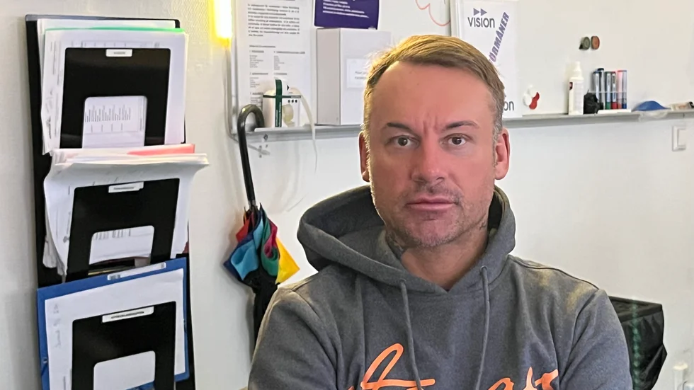Mattis Krol är vice ordförande för fackförbundet Vision i Norrköping.Idag varnar han för de hot och faror som gängkriminella personer utsätter Visons medlemmar för. 
