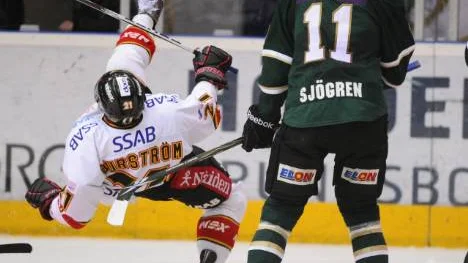 Anders Burström och hans Luleå Hockey föll tungt borta mot Färjestad.                                             Matchen slutade 2-0 till värmlänningarna.
