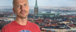 Vi står inte vid sidan av längre