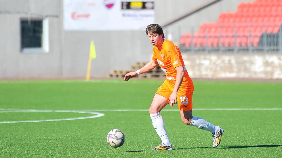 Peter Gitselov spelade 90 minuter för Boden City i premiären.
