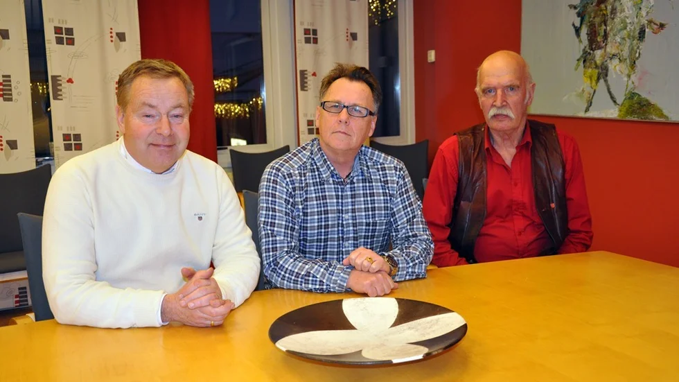 Björn Hoflund (M), ordförande Samhällsbyggnadsnämnden i Kinda, Conny Forsberg (S), förste vice ordförande och Göran Olsson (C), andre vice ordförande. Foto: Alf Wesik