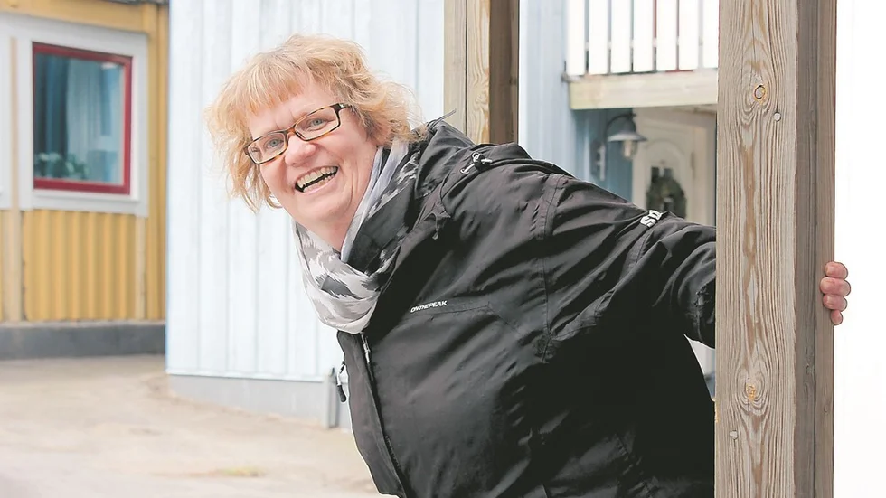 Britt Wimarsson slog igenom som ståuppare på en facklig konferens. Nu kombinerar hon jobbet som förtroendevald ordförande för fackförbundet Vision landstinget Kalmar län med uppträdanden och radioprat.